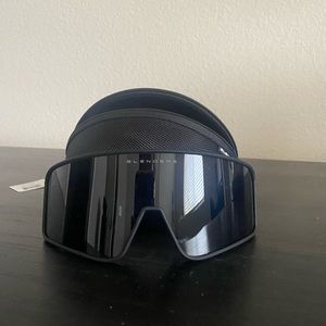 Blenders Concord Fast Polarized Matte Black NWT